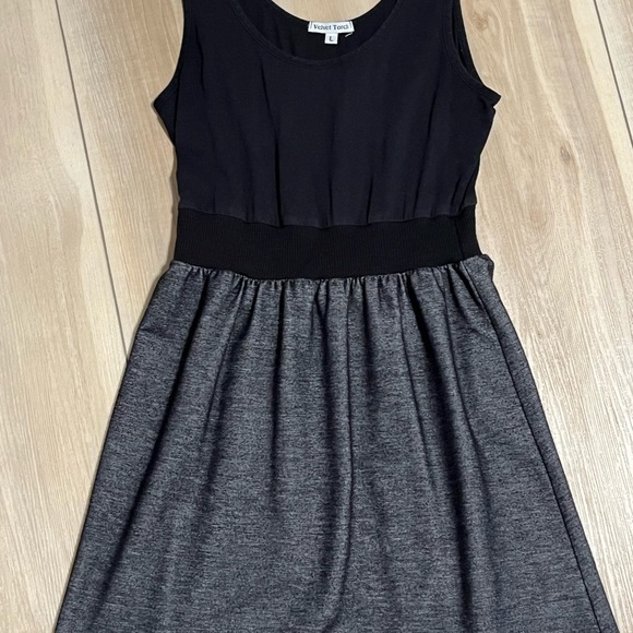 "Velvet Torch" dress - Picture 2 of 4